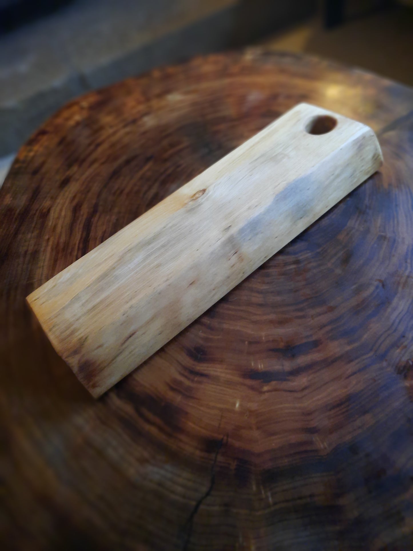 Heavy duty long chopping board.