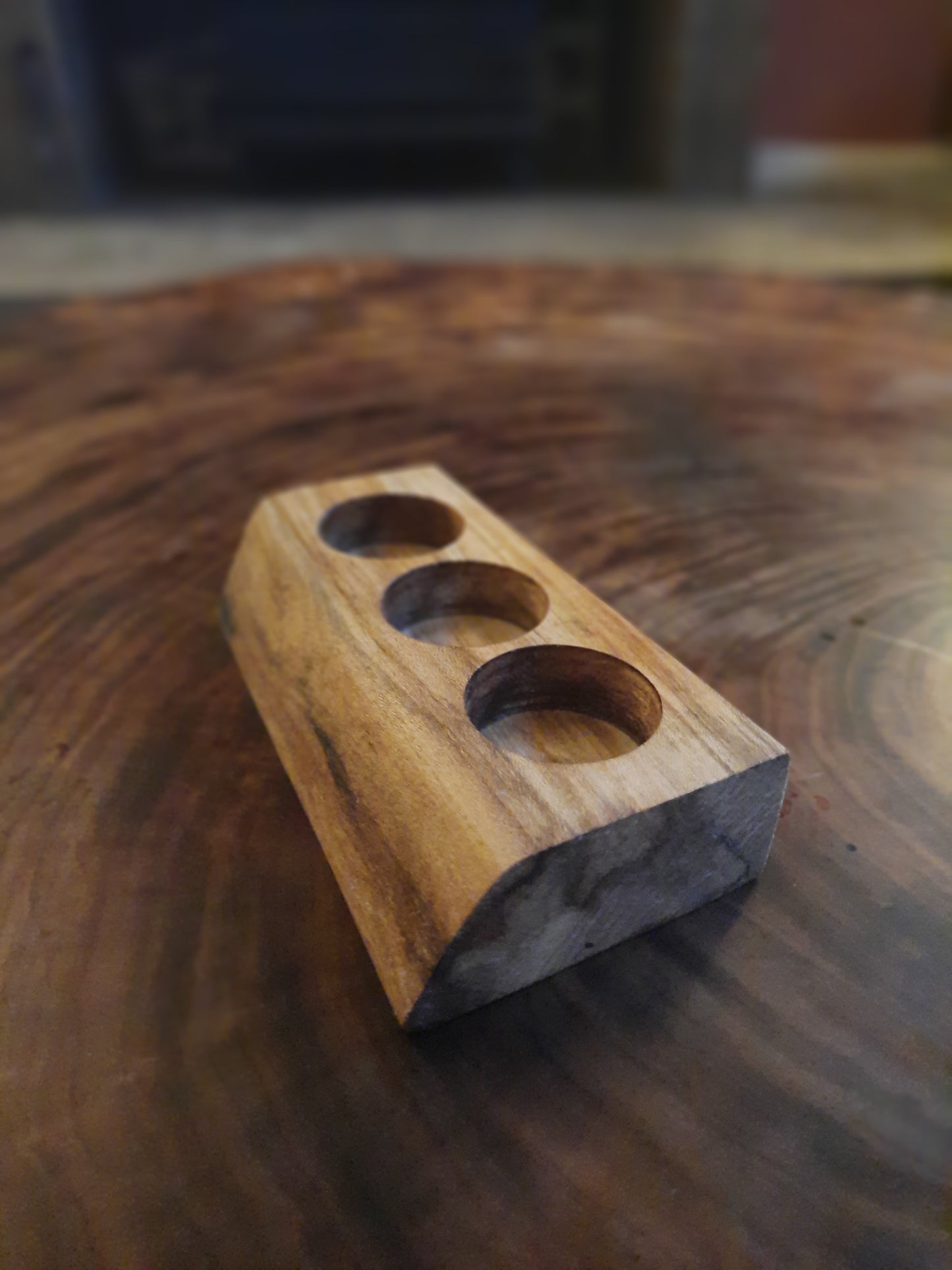 Three light grain tealight holder