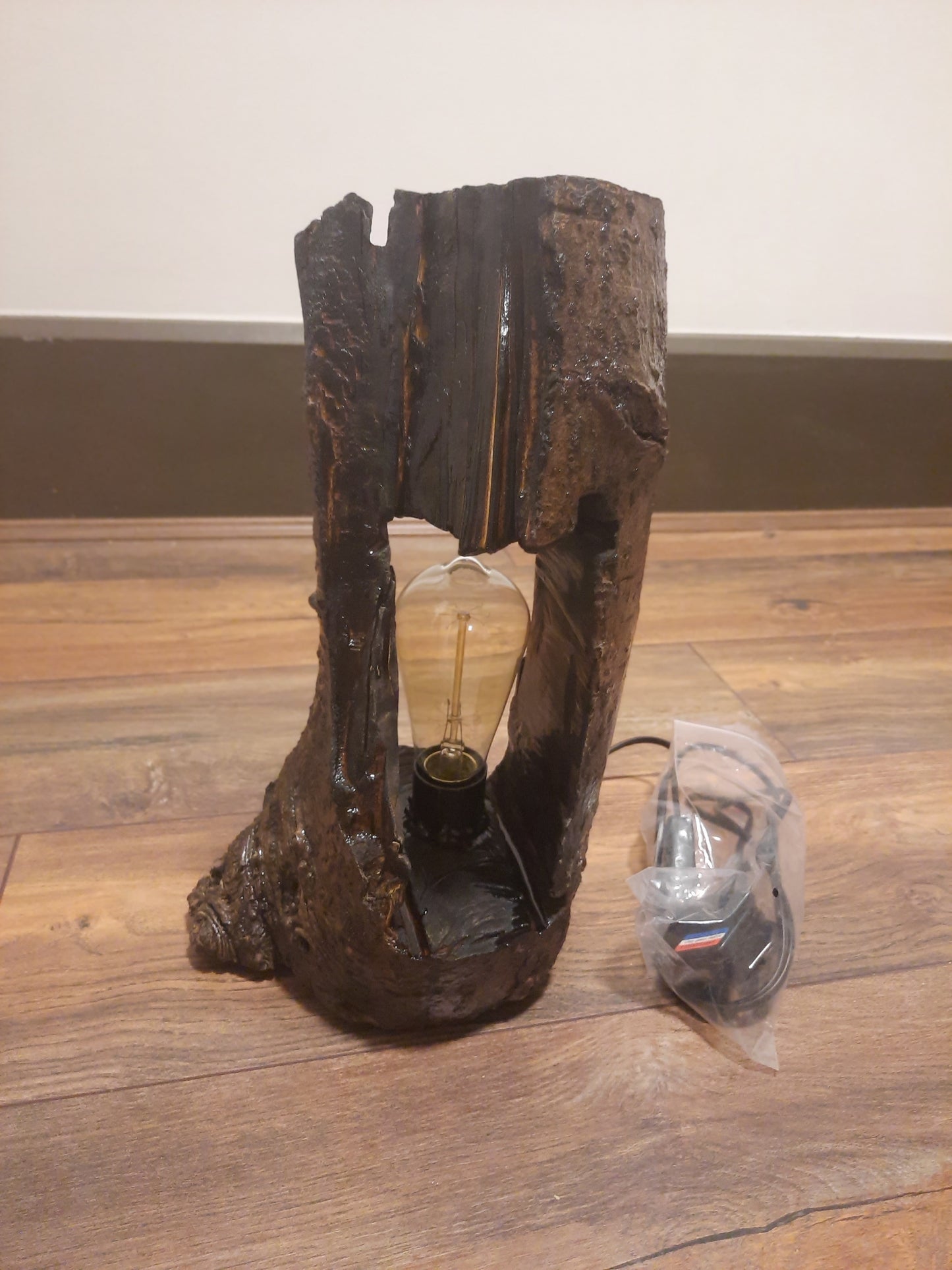 Tree stump side light