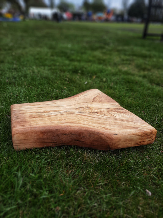 Sycamore natural shaped chopping baord