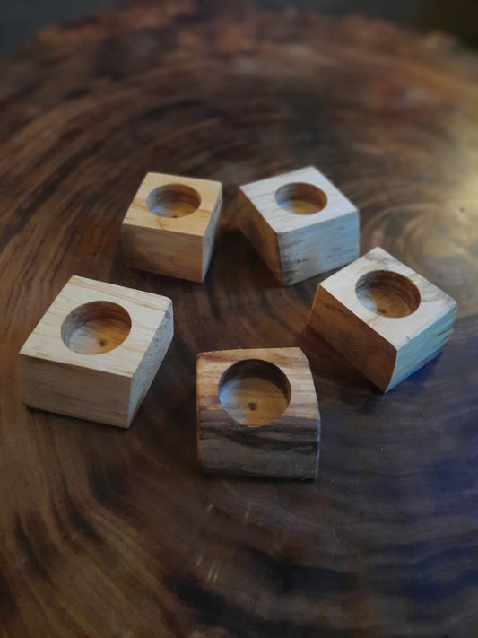 Single light grain tea light holder
